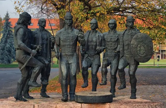 T&aacute;ncol&oacute; Hajd&uacute;k